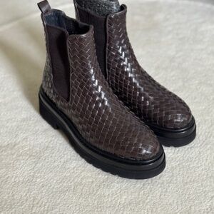 Homers Louise Boots in Testa Brown Size US 9 / EU 39 NWT